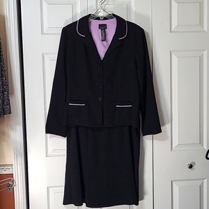 Scarlett Black Suit Jacket w/Matching Skirt, size 15/16, 22 inches pit to pit